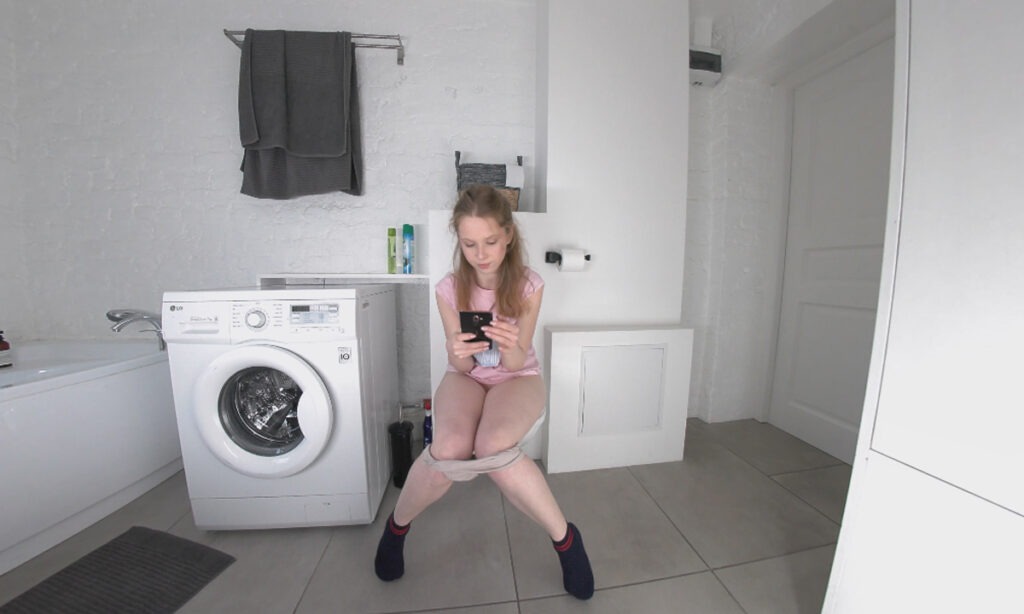 toilet voyeur VR blonde